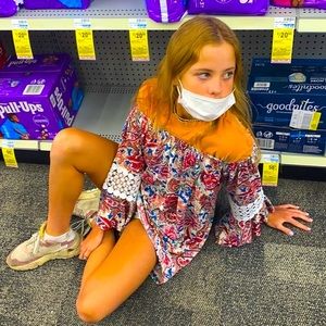 I’m selling this Lily Pulitzer dress🤩